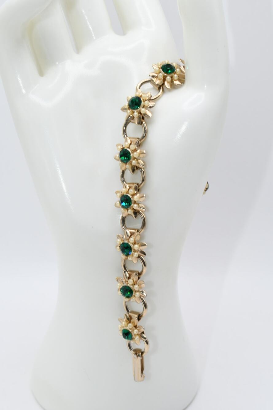 Vintage 1950s Green Rhinestone Faux Pearl Flower Link Bracelet Gold Tone
